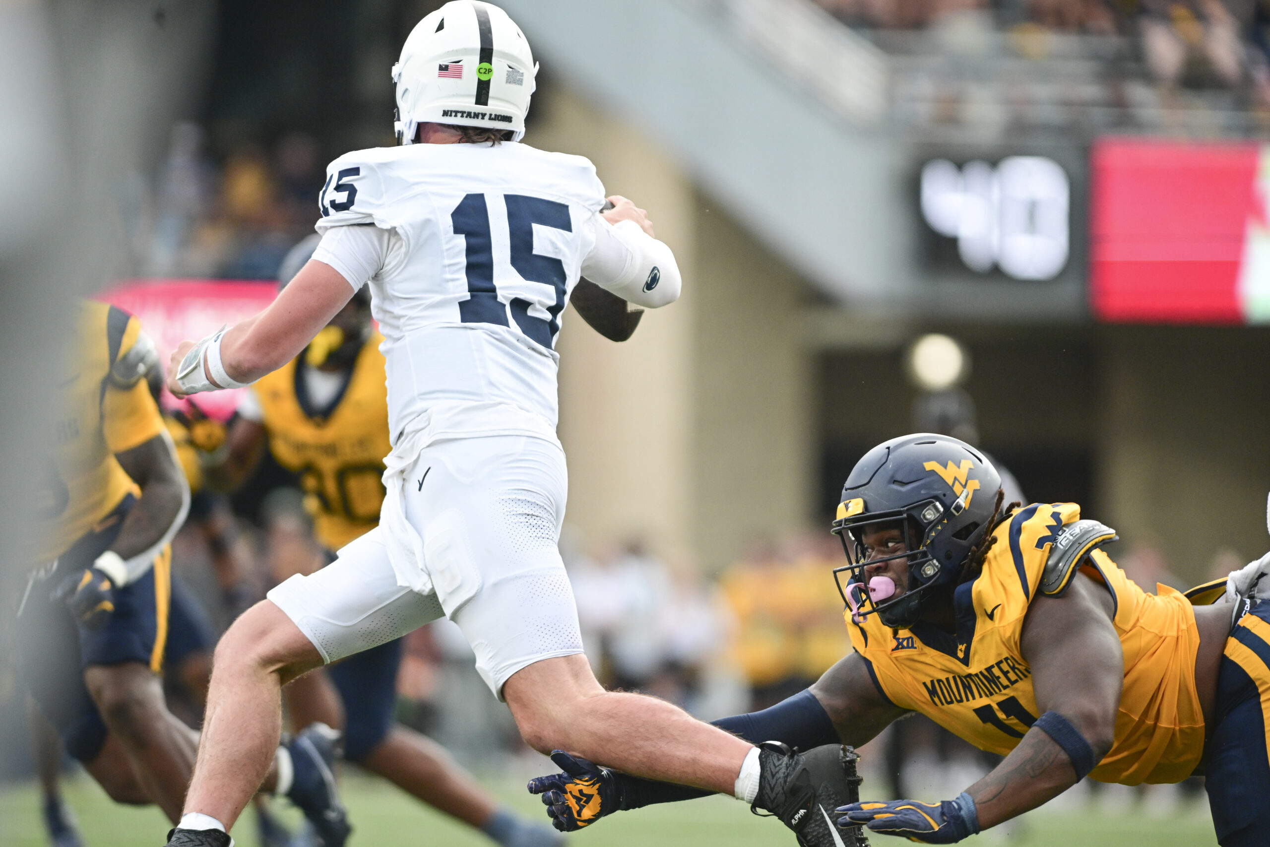 NOTEBOOK: WVU couldn't get any pressure on Penn State QB Drew Allar